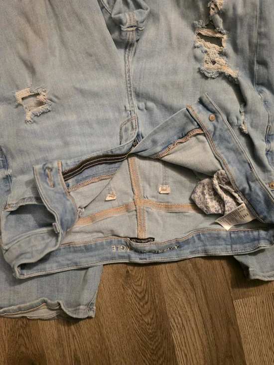 American Eagle Outfitters Light Blue Distressed Flare Jeans - Picture 5 of 6
